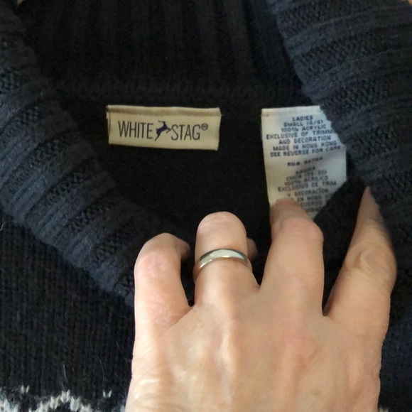 Snowflake sweater size small - Picture 3 of 5